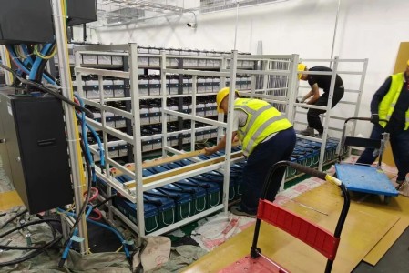 蓄电池更换的“分批联动”工作法